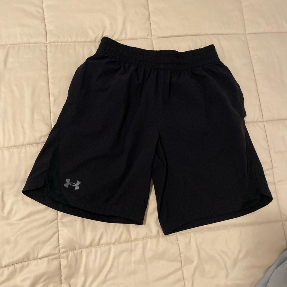 Under Armour Shorts 7” Inseam Medium